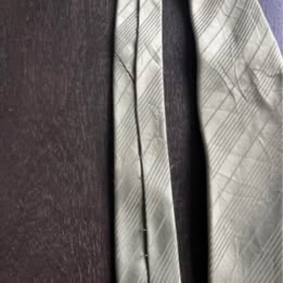 FREE with Men’s Purchase - Picture 3 of 7